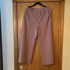 Lululemon Stretch woven wide leg cropped mauve pants. Retail for $128-$148